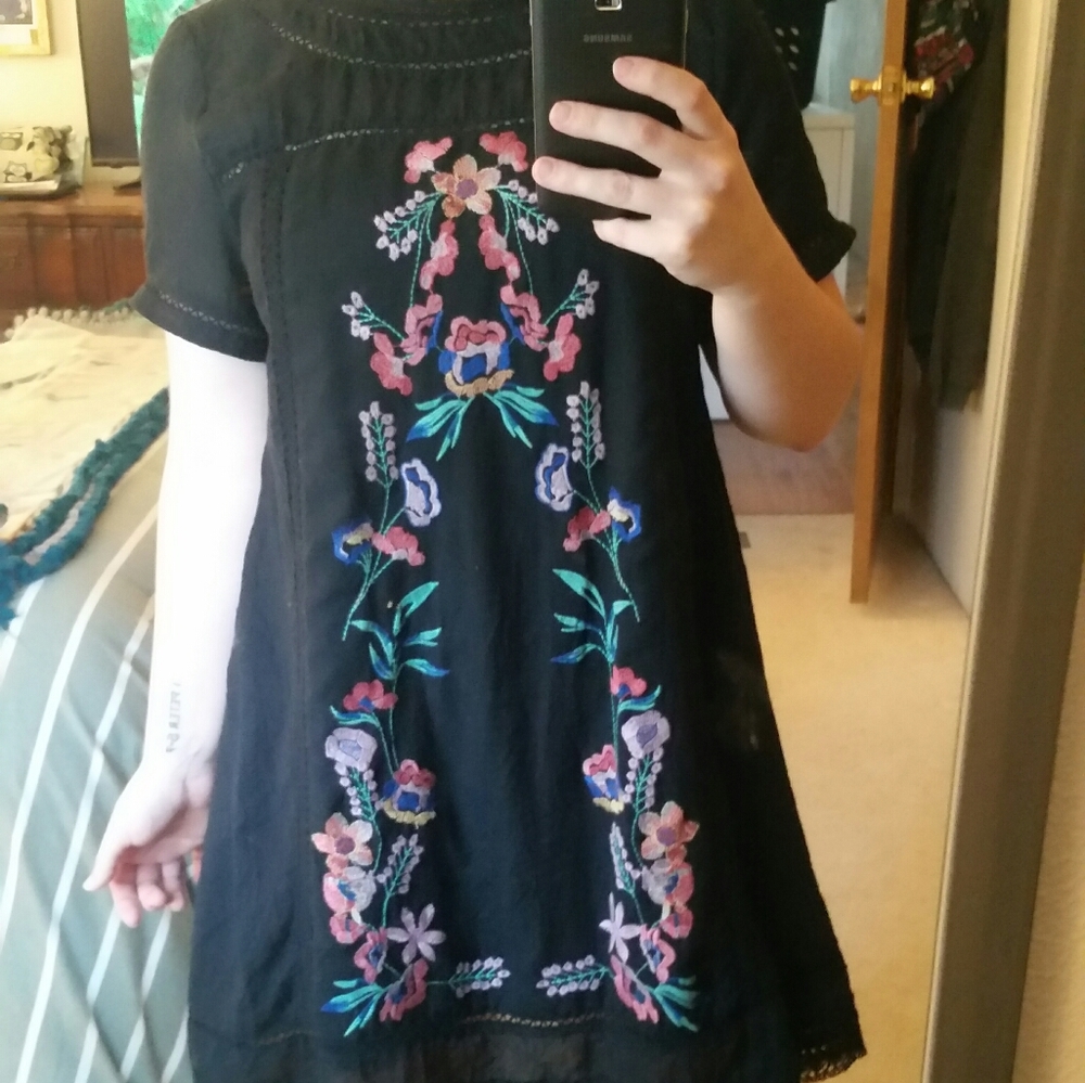 Floral Embroidered Tunic
